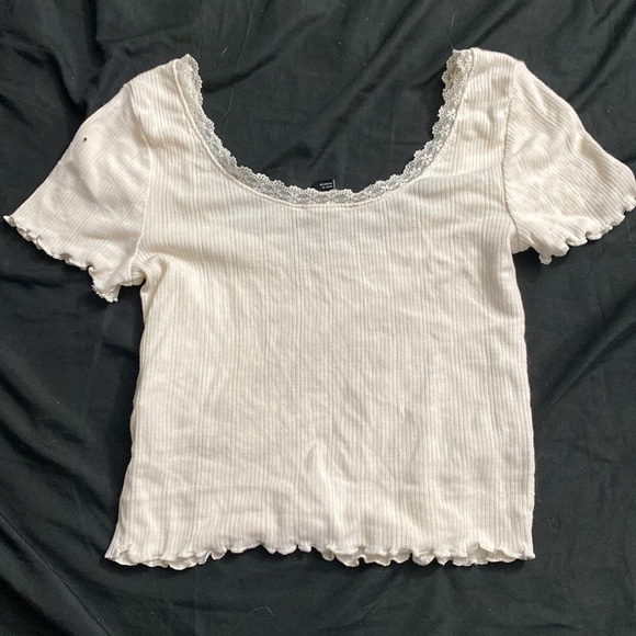 Forever 21 White cropped top - Picture 2 of 2